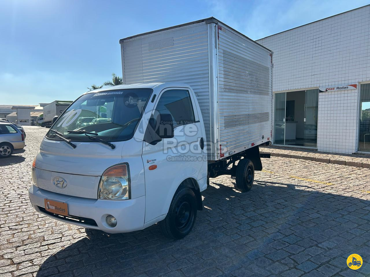 CAMINHAO HYUNDAI HR Baú Furgão 3/4 4x2 Onze Rodas Caminhões e Utilitários ITATIBA SÃO PAULO SP